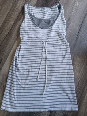 GINKANA Cotton Striped Sleeveless Nursing Dress in White and Light Gray